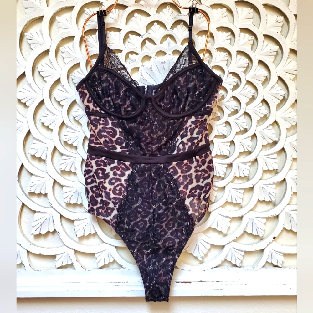 AFRM Leopard Mesh Lined Black Lace Bodysuit Thong Back Underwire Top Sma…